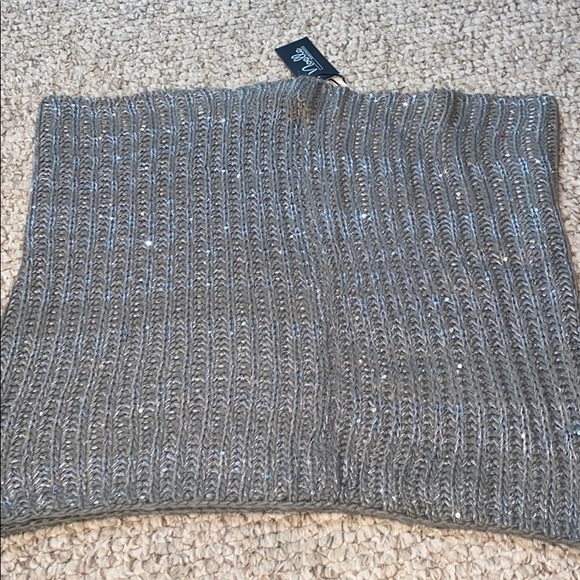Noelle Silver Scarf - Picture 1 of 2